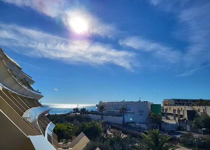 Cap D\'Agde Naturiste Heliopolis - Plume